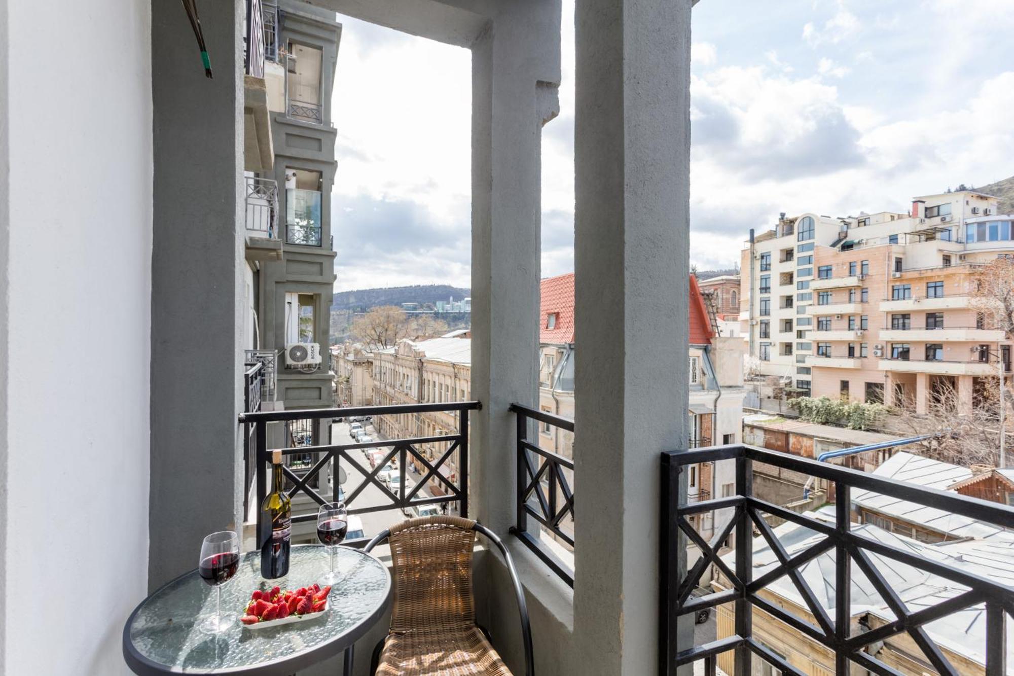 Tbilisi Apartment Ll ภายนอก รูปภาพ